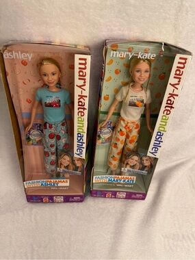 Mary-Kate & Ashley fashion Pajama Olsen twin Dolls by Mattel